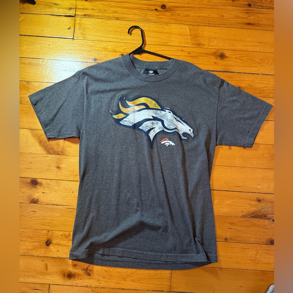 NFL Team Apparel Retro Denver Broncos Vintage Tee Shirt Size Large Y2K